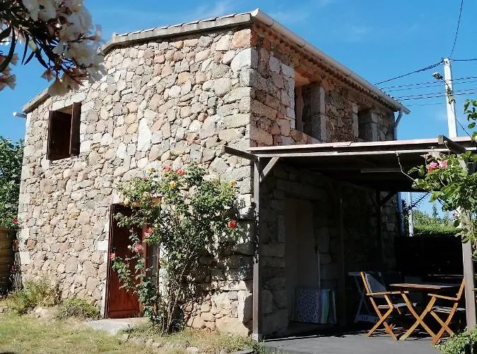 Sarrola-Carcopino Gite En Pierre