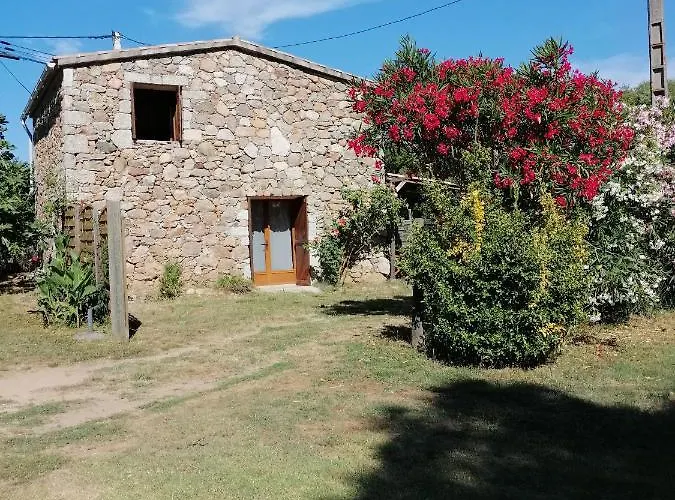 Sarrola-Carcopino Gite En Pierre